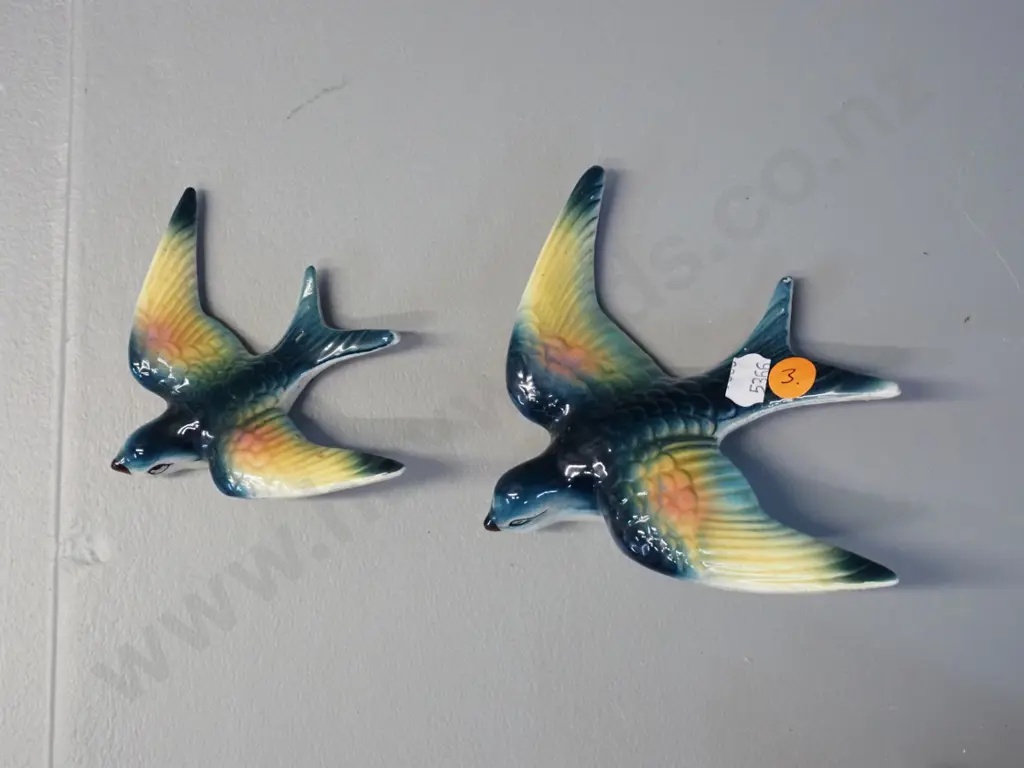 2 small flying wall birds - swallows, no maker's marks - larger is H-150 L-120 Image 1++