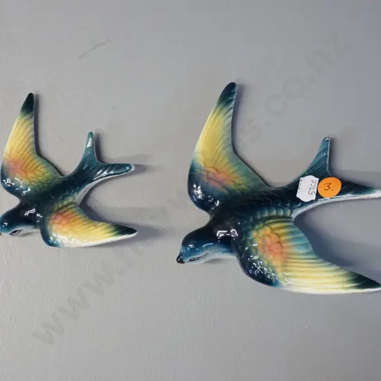 2 small flying wall birds - swallows, no maker's marks - larger is H-150 L-120
