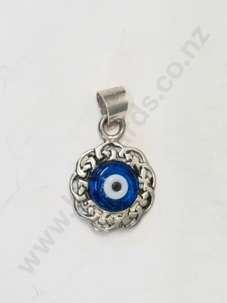 silver pendant stamped 925 no chain Image 1++