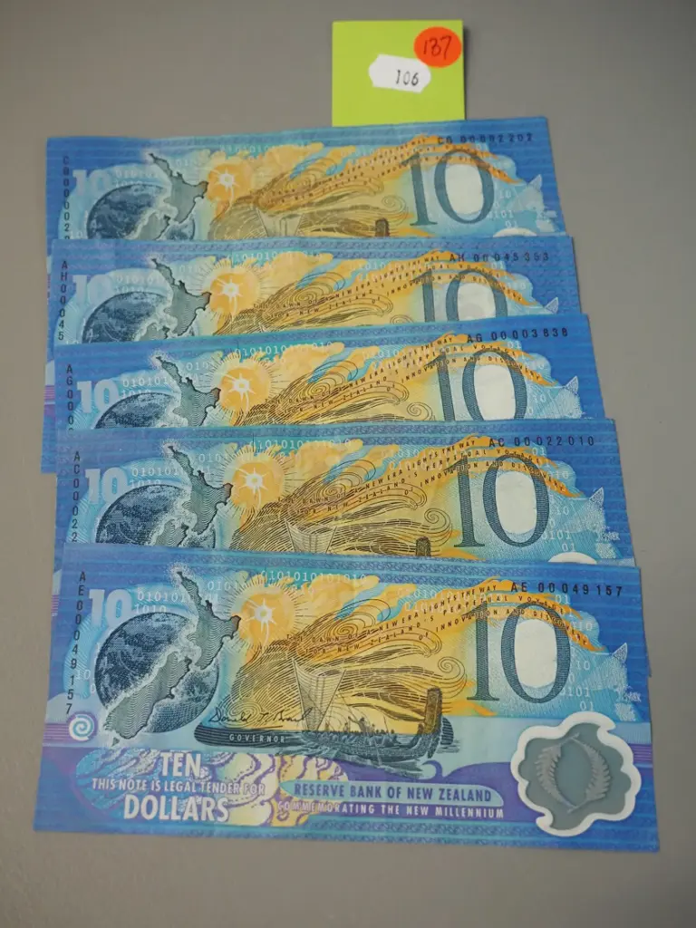 5 New Zealand Millennium issue $10 notes Image 1++