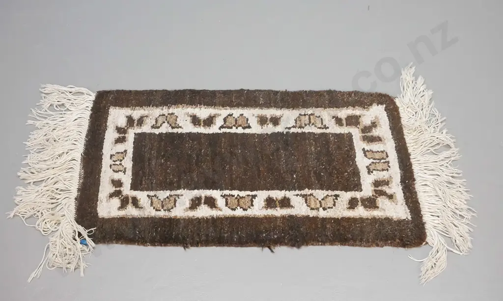 small Ethiopian hand-woven fat-tailed sheep wool floor rug - brown and cream L-970 W-540 Image 1++
