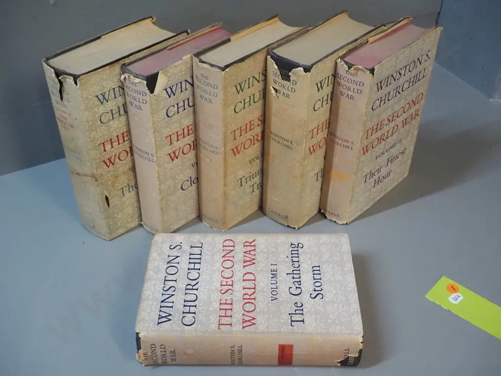 6-volume set of Winston Churchill - The Second World War - 3rd Edition 1950 - foxing, wear to dust jackets Image 1++