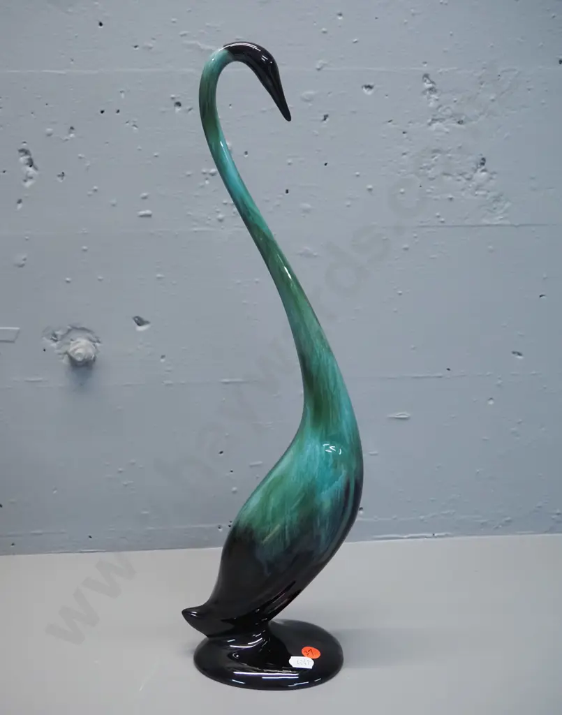Blue Mountain pottery tall slender-necked bird (heron?) figure H-450 W-130 Image 1++