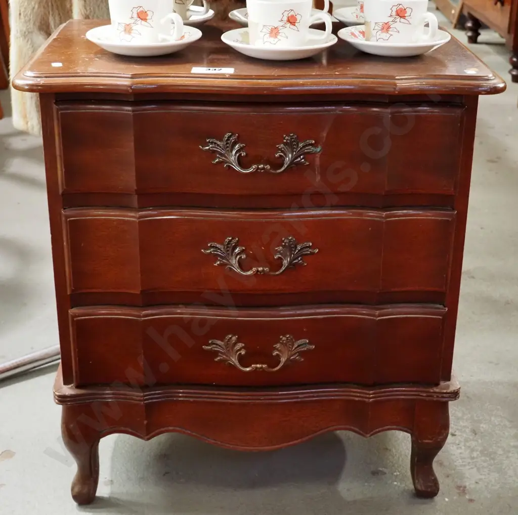 reproduction mahogany 3 drawer bedside cabinet H-620 W-590 D-370 Image 1++
