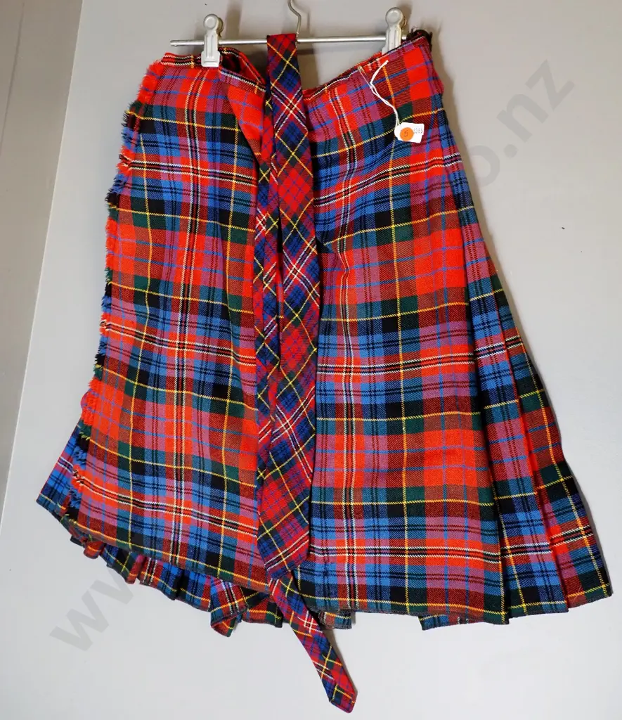 kilt and matching neck-tie - kilt is L-550. Some wear to leather traps Image 1++