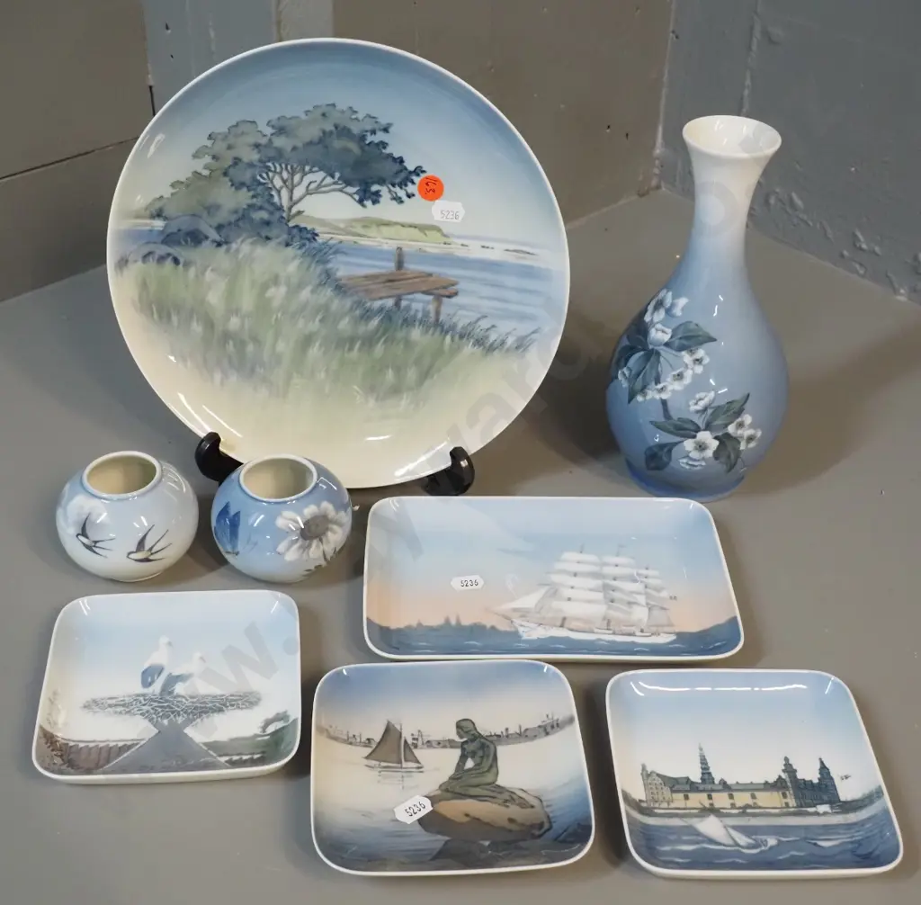 assorted Royal Copenhagen and Bing & Grondahl items - blossom vase, 4 dishes, 2 small vases, cabinet plate D-250 Image 1++