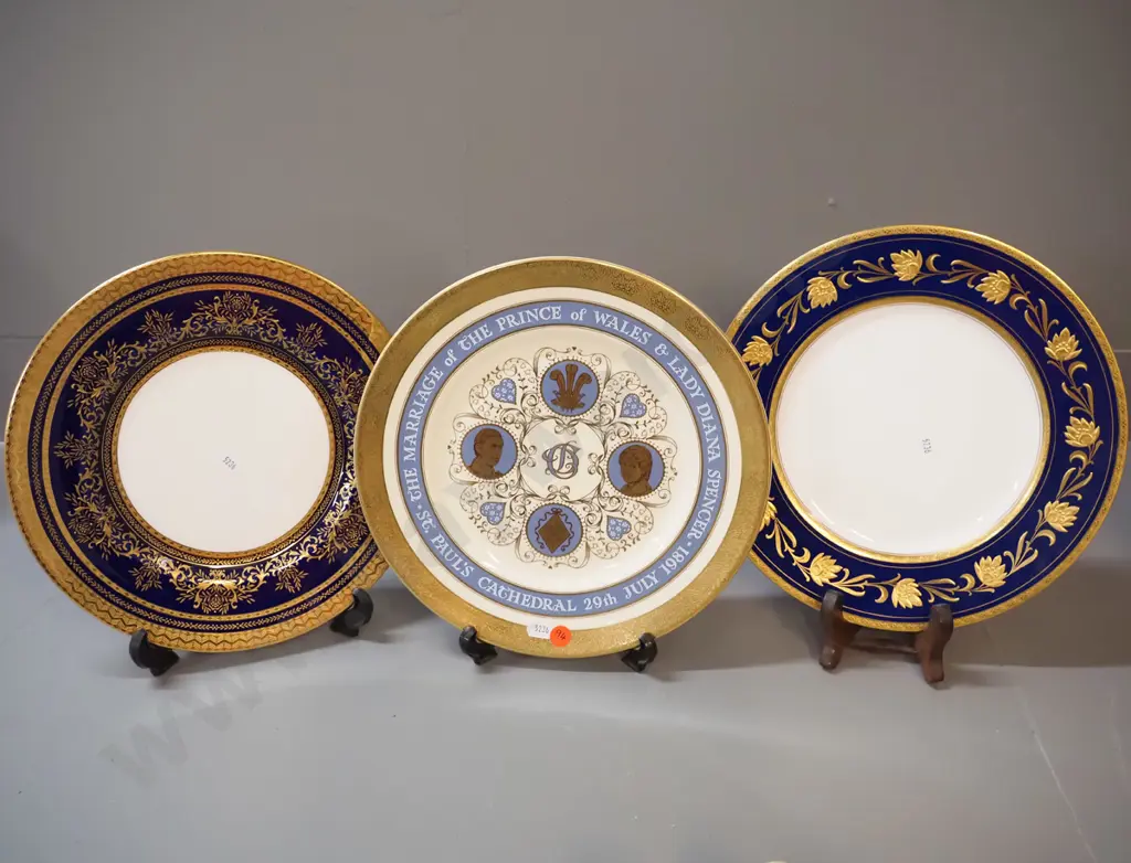 3 Minton cabinet plates - Charles & Diana wedding and 2 with gold and cobalt bands D-270 Image 1++