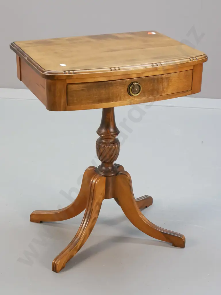 mahogany period style occasional / telephone table w/ twist-carved pedestal base H-600 W-460 D-350 Image 1++