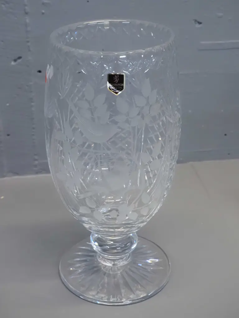 Edinburgh large heavy cut and etched crystal vase with bird and spider web motif - with certificate. H-320 D-150 Image 1++