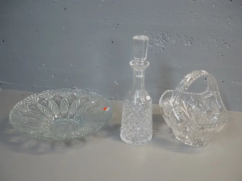 2 pieces of crystal - basket and stoppered decanter H-335 - and a moulded glass bowl marked in France D-330 Image 1++