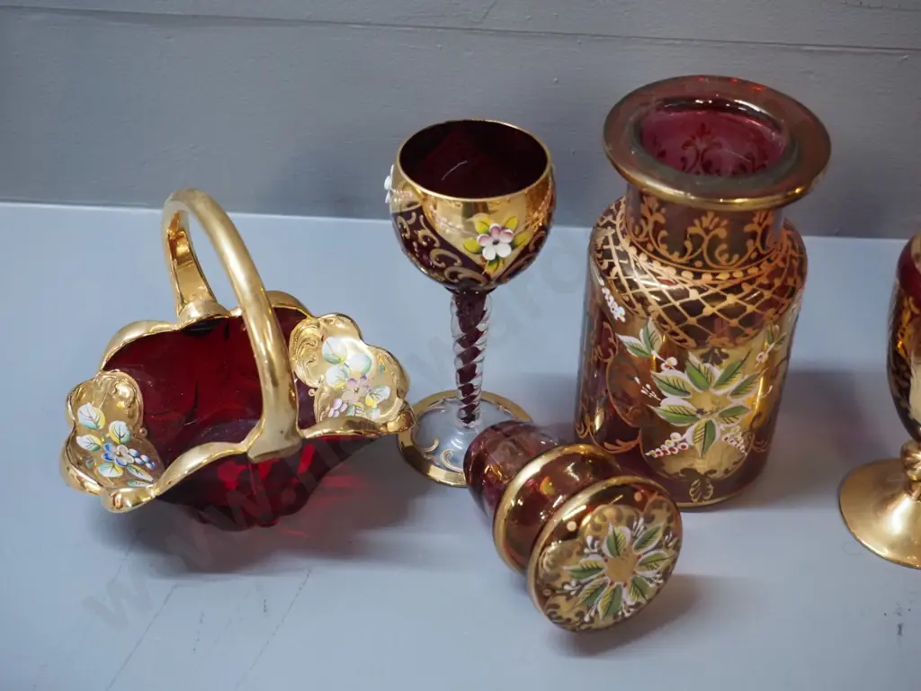5 pieces of red Venetian glass - 2 footed vases, small goblet, basket and cover pot H-200 Image 1++
