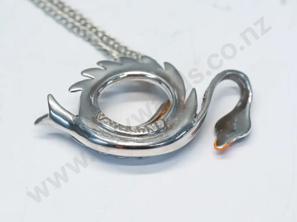 swan necklace stamped 925 V Mason Image 1++
