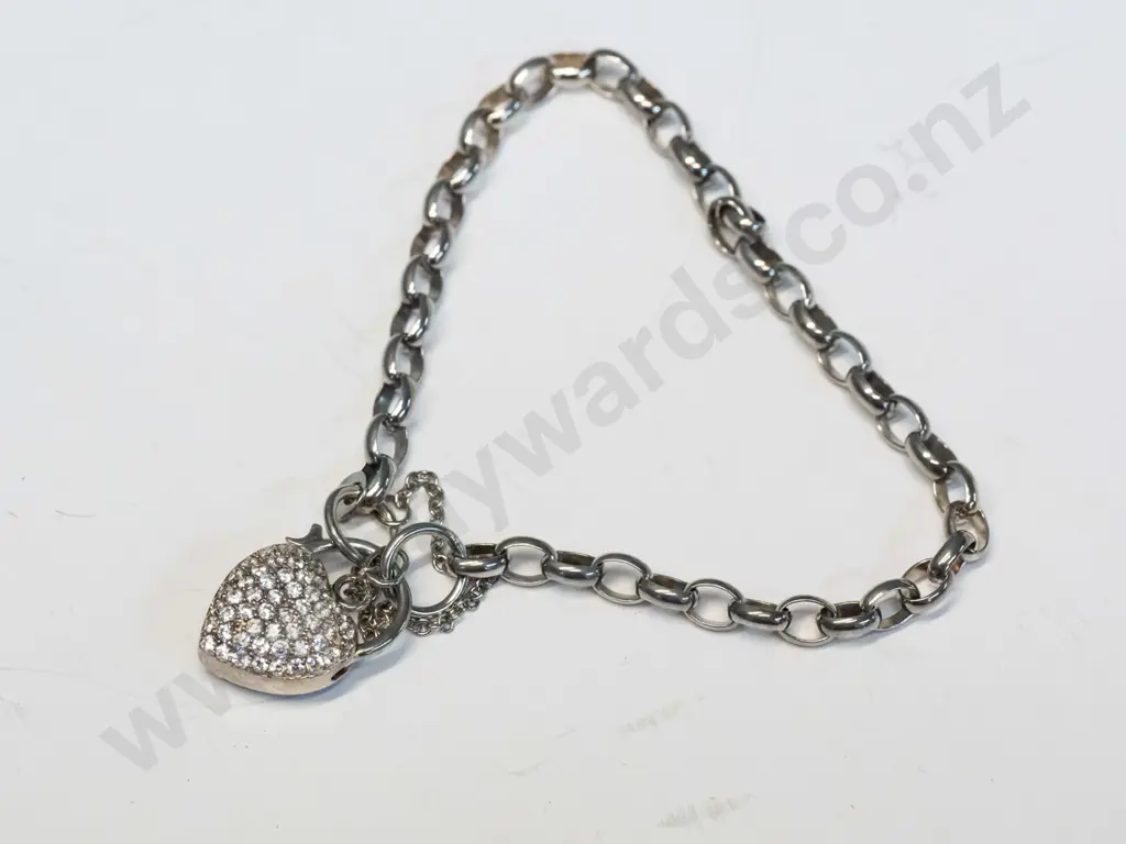 silver bracelet with heart clasp & safety chain stamped 925 Image 1++