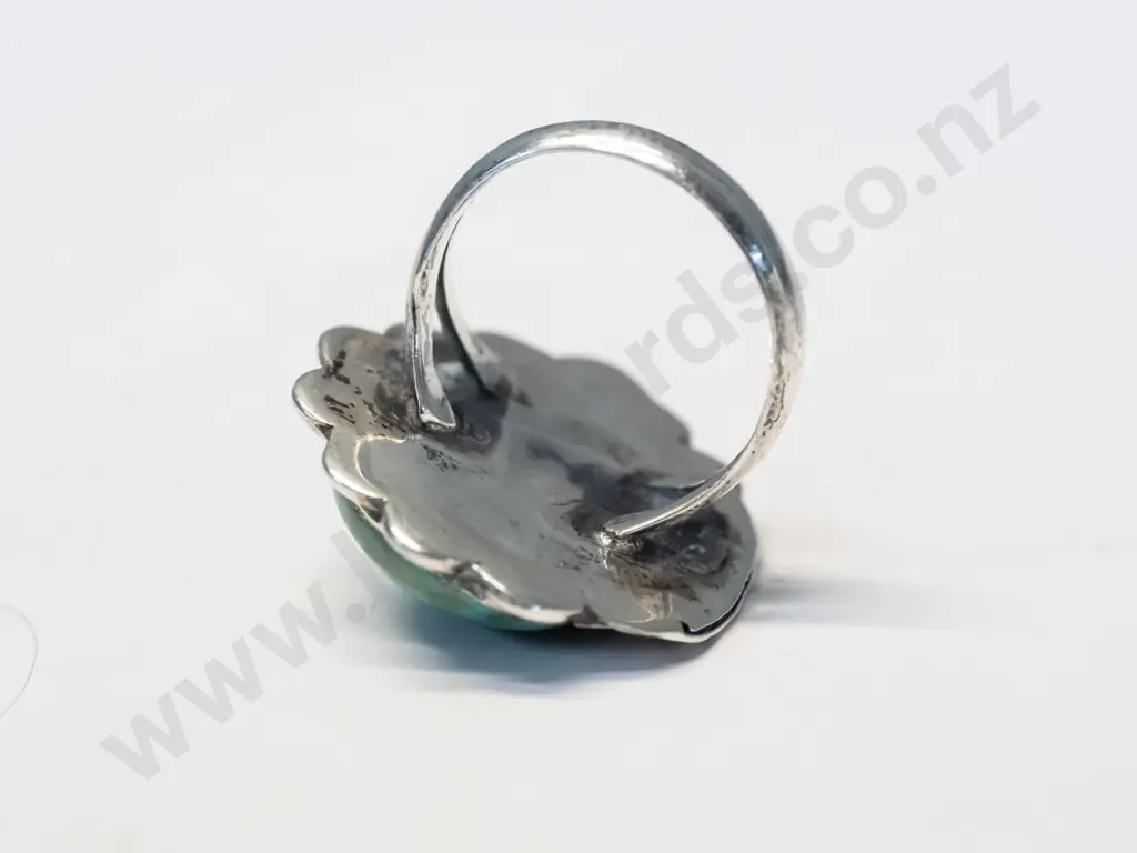 silver mottled green stone ring stamped 925 Image 1++