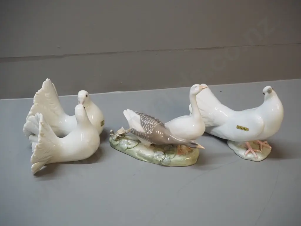 3 bird figurines - 2 LLadro doves, Royal Copenhagen goose pair H-160 Image 1++