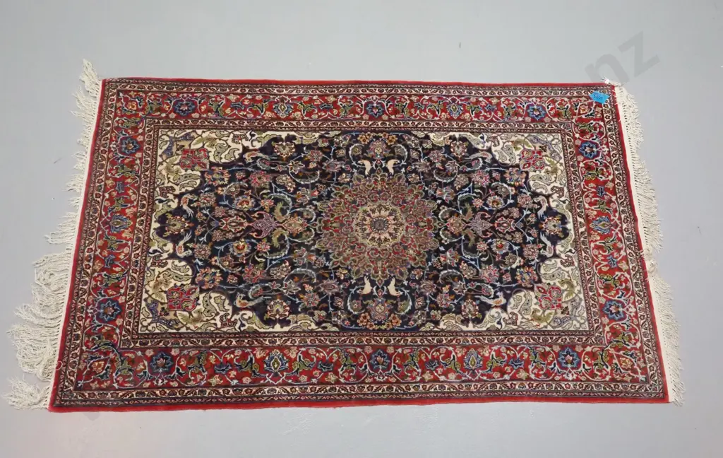 small Persian style silk floor rug L-1800 W-1100 Image 1++