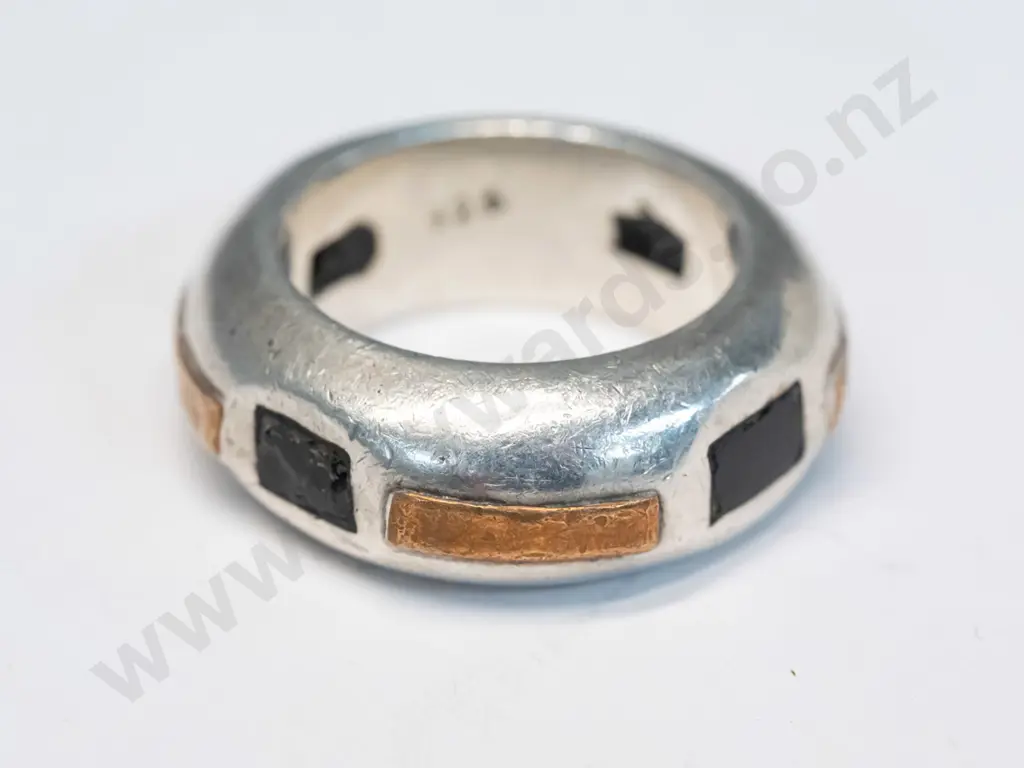 large heavy silver ring stamped 925 Image 1++