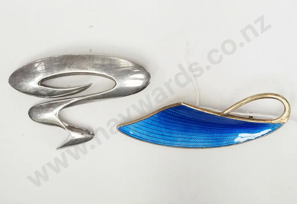 silver & blue enamel brooch stamped sterling 925 & silver brooch no mark Image 1++