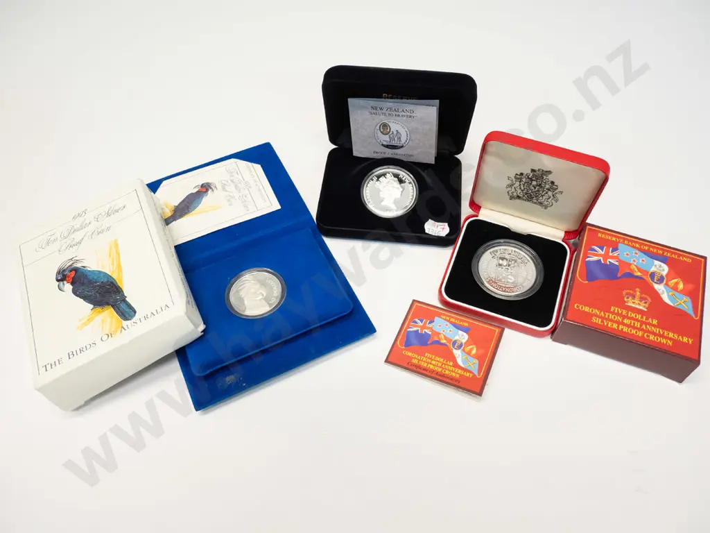 NZ 'Salute to Bravery' coin, NZ $5 coronation 40th anniversay silver proof coin & Aus $10 silver proof coin Image 1++