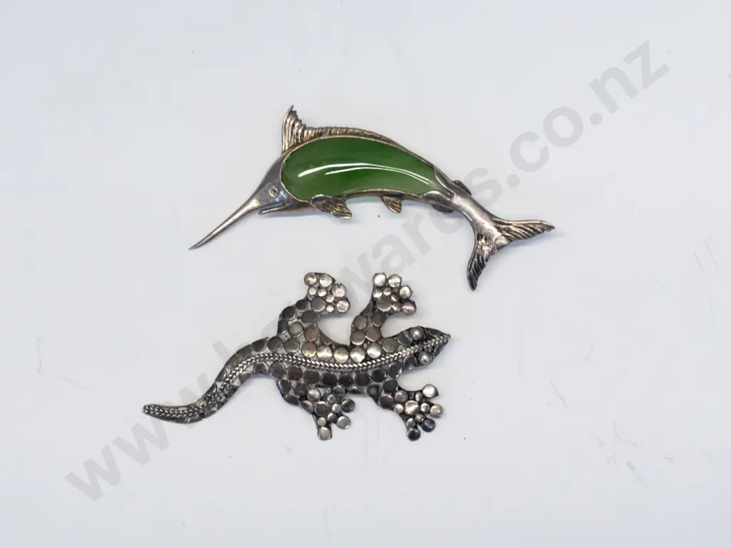 silver crocodile brooch stamped 925 & silver greenstone swordfish brooch stamped Stgsil Image 1++