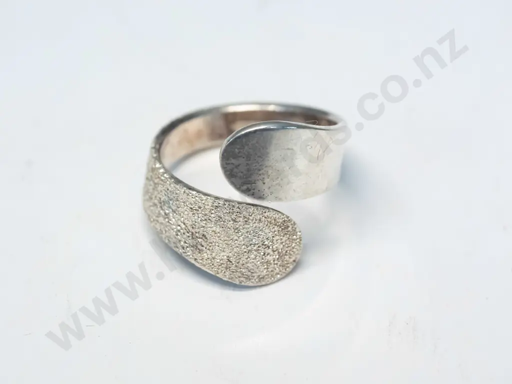 silver ring stamped 925 Italy Image 1++