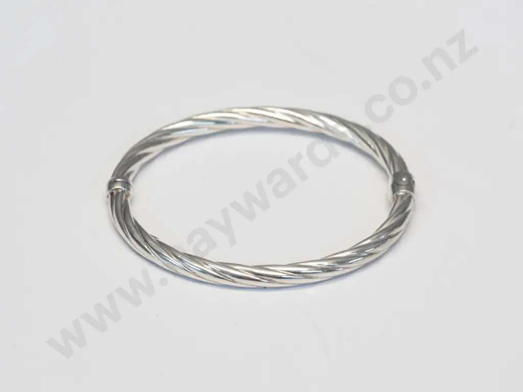 silver bangle stamped 925 Italy Image 1++
