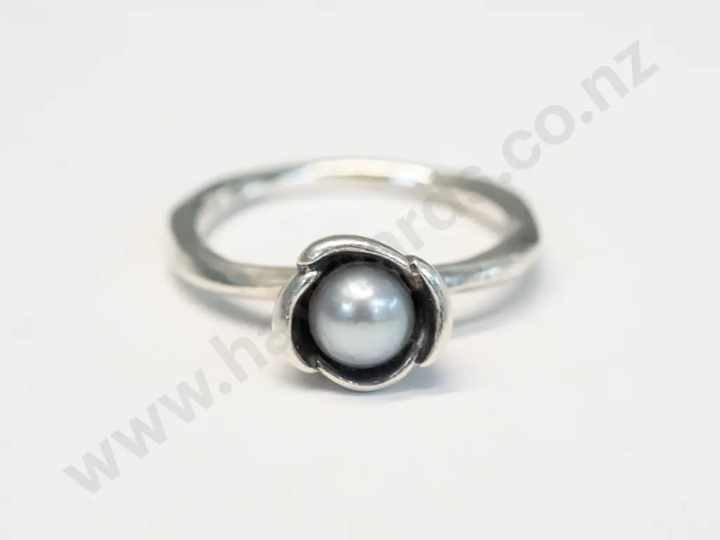 silvr pearl ring stamped S925 ALE 58 Image 1++