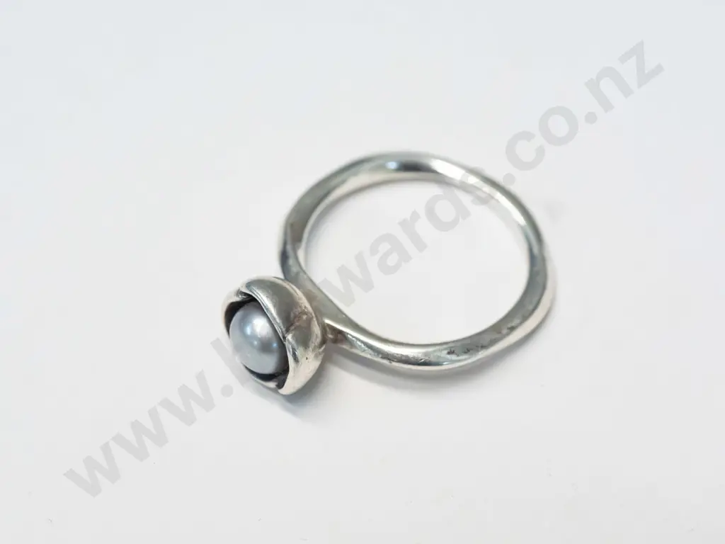 silvr pearl ring stamped S925 ALE 58 Image 1++