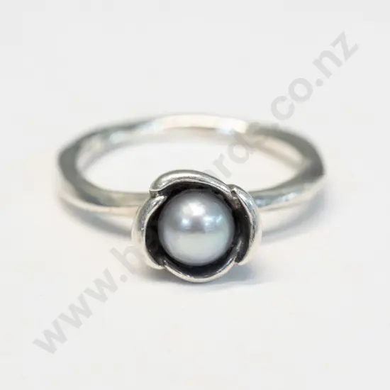 silvr pearl ring stamped S925 ALE 58