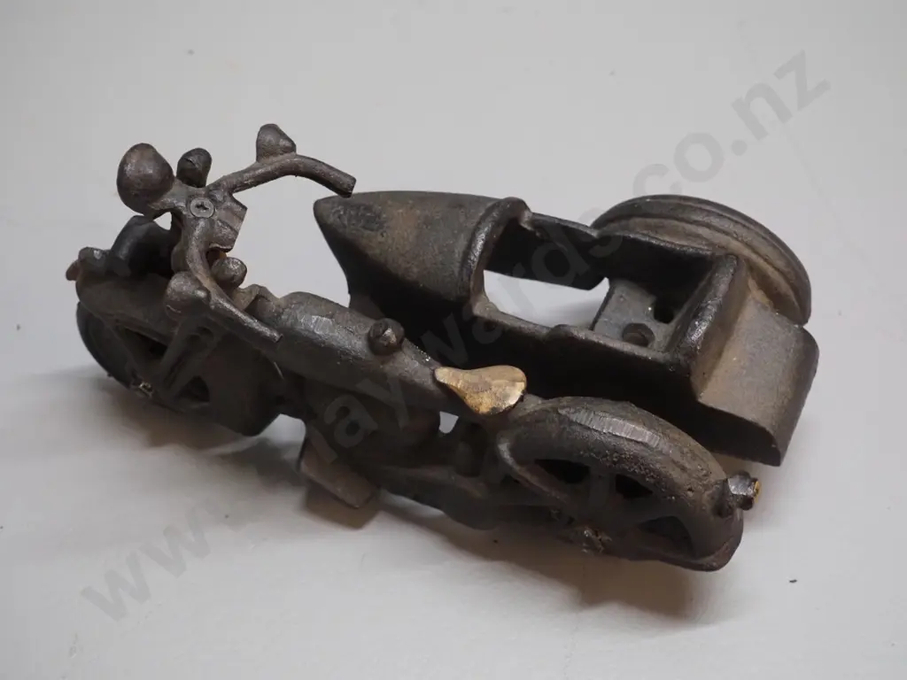 cast iron model of a vintage motorcycle and sidecar H-100 L-210 Image 1++