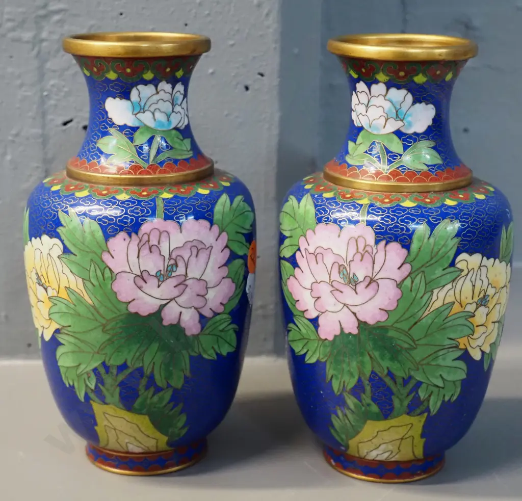 pair of Chinese peony pattern cloisonne vases H-180 Image 1++