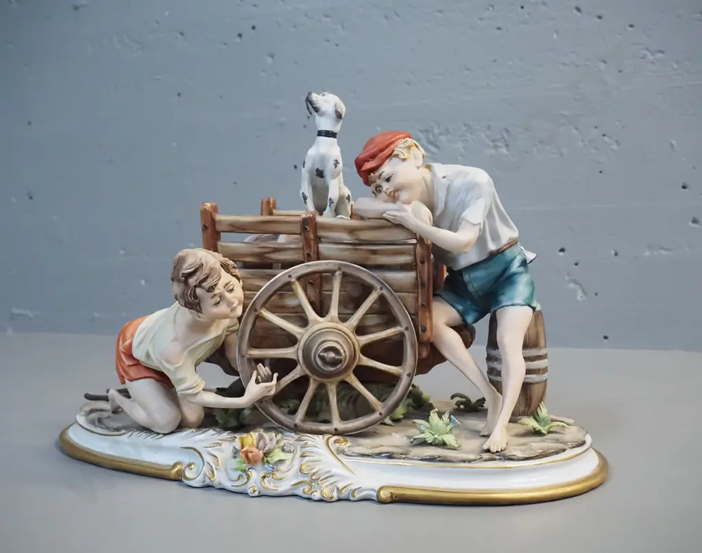 Capodimonte Viertosca figurine - boys with dog and broken cart H-260 L-360 Image 1++