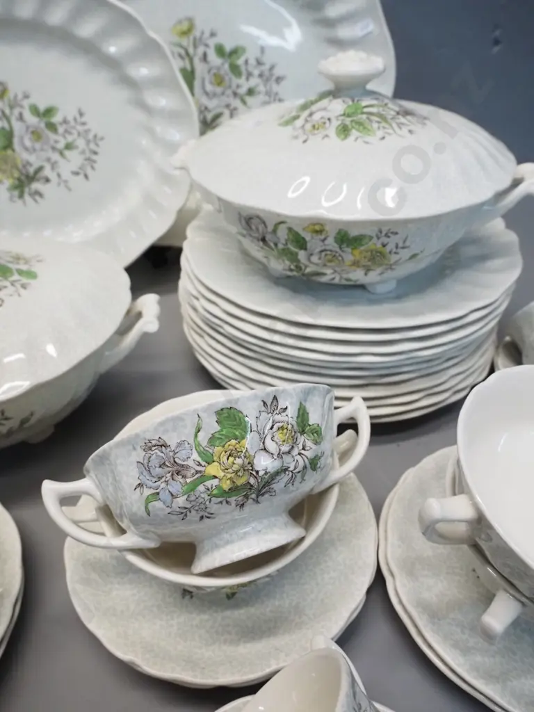 Royal Doulton "Sutherland" pattern dinner set - 3 platters, 2 lidded veg, 8 settings plus extras, but only 2 side plates Image 1++