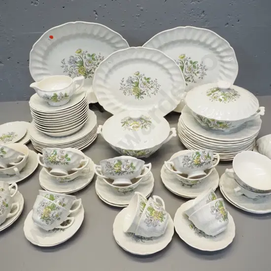 Royal Doulton "Sutherland" pattern dinner set - 3 platters, 2 lidded veg, 8 settings plus extras, but only 2 side plates