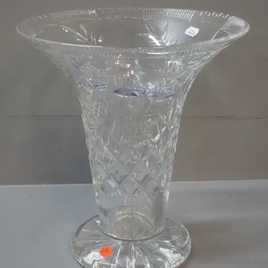 large heavy Webb-Corbett cut crystal vase H-250 D-230 at rim