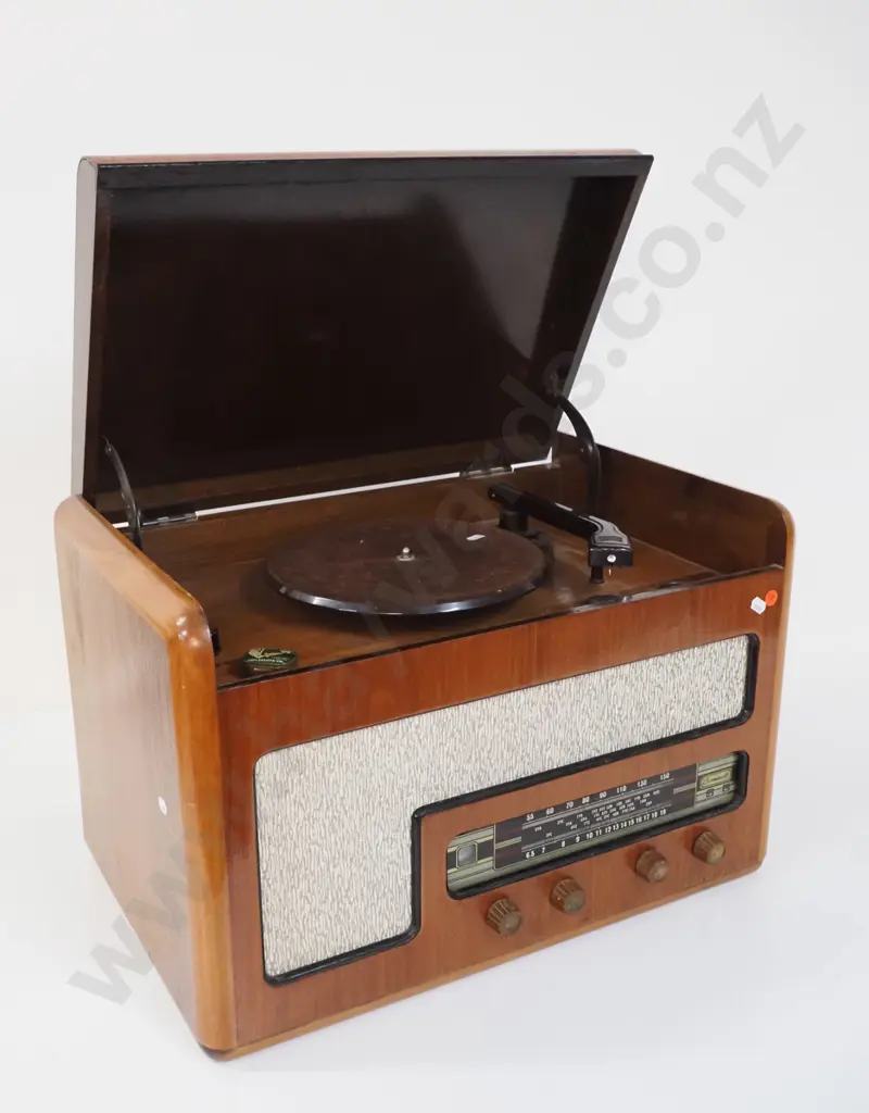 vintage Cromwell timber-cased radiogram w/78RPM gramophone, tin of needles. Radio / Gram. Image 1++