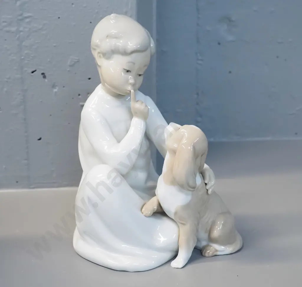 Lladro figurine - child with puppy - H-200 W-150 Image 1++