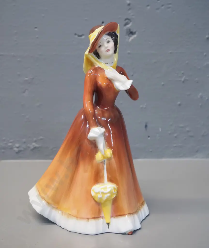 Royal Doulton figure - "Julie" H-200 Image 1++