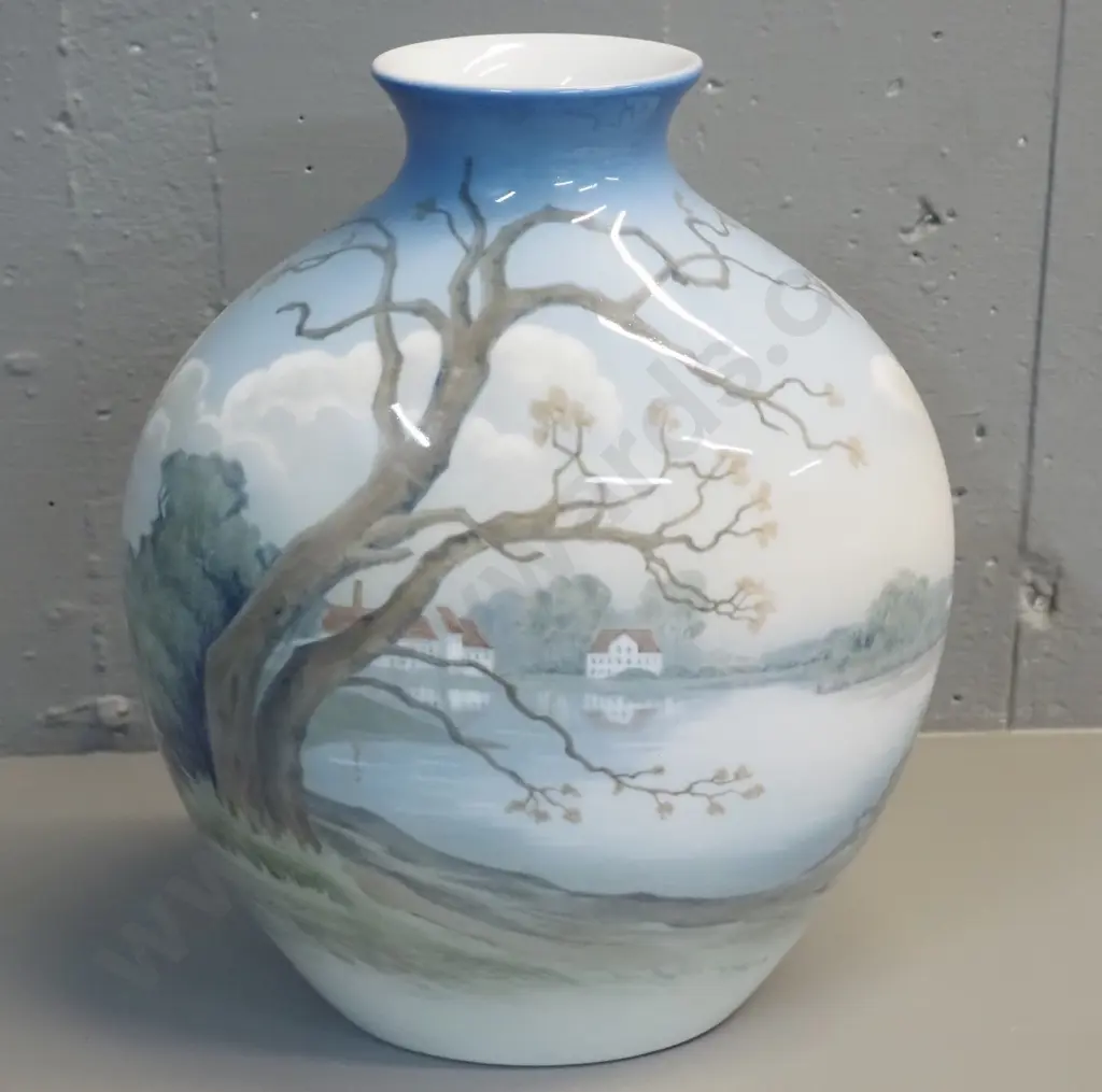 Bing & Grondahl large village and landscape vase No 740-5507 H-310 W-260 Image 1++