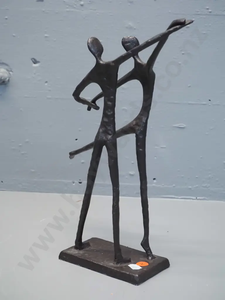 forged metal figure of a dancing couple H-290 W-230 Image 1++