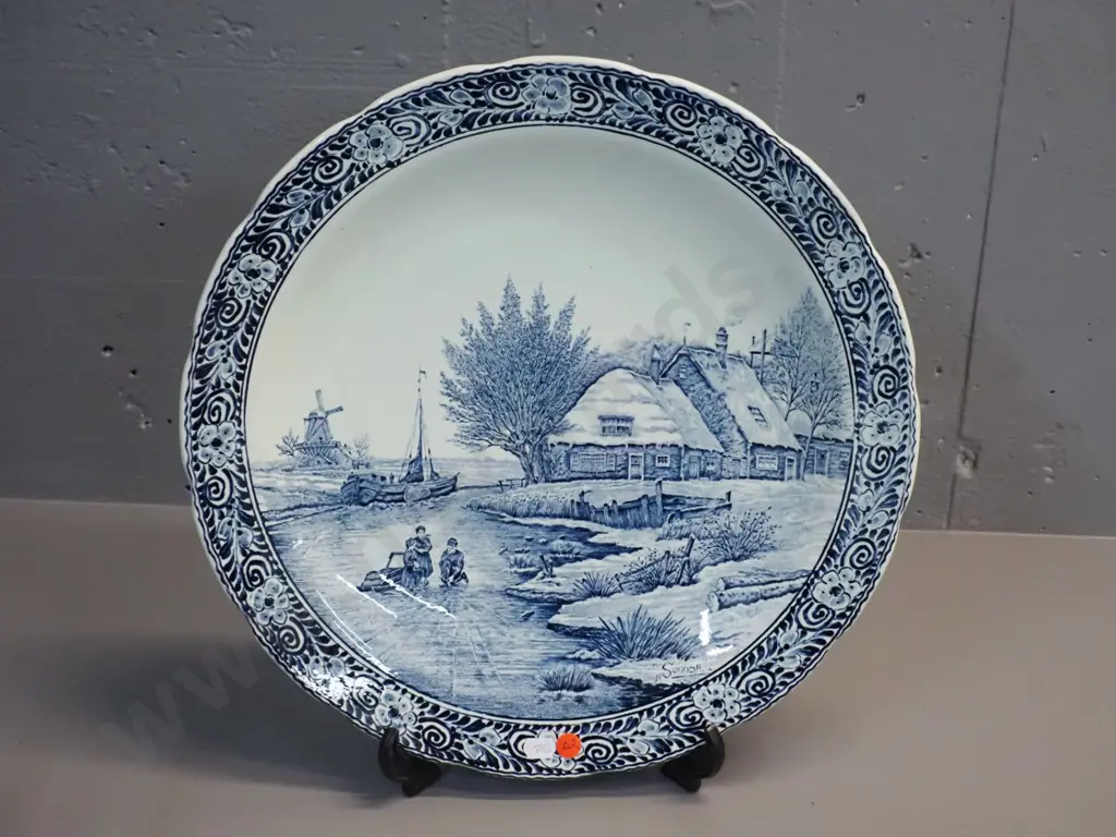 large Delft charger marked Boch Delfts D-390 Image 1++