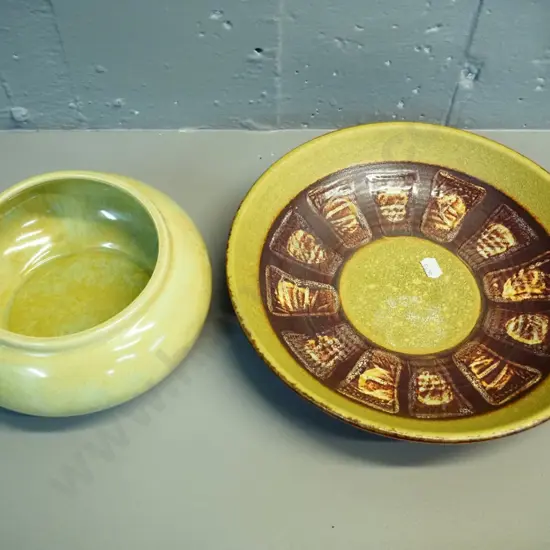 Crown Lynn (?) bowl marked 40 and with 3/6 fraction mark D-190 and a German pottery shallow bowl