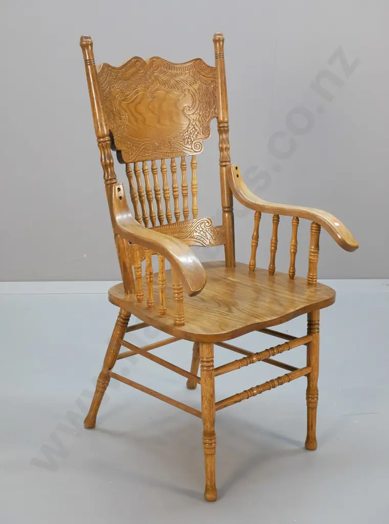 reproduction oak spindle and pressed-back elbow chair H-1070 W-570 D-500 Image 1++