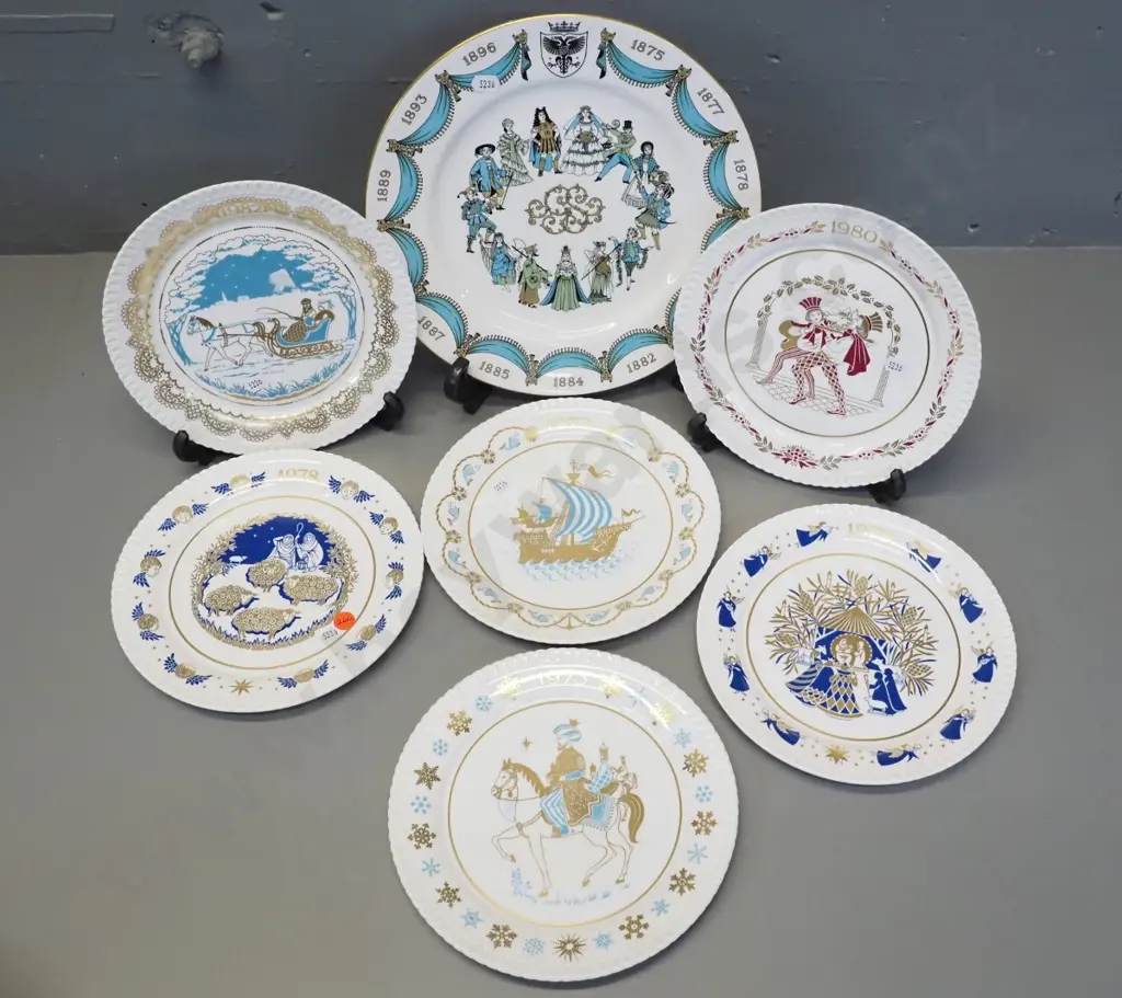 Spode D'Oyly Carte Opera Co commemorative plate and 6 Spode Christmas plates, assorted dates 1972 to 1982 Image 1++
