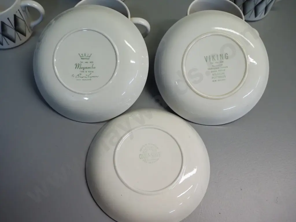 set of 6 retro Crown Lynn Mogambo cups & saucers Image 1++