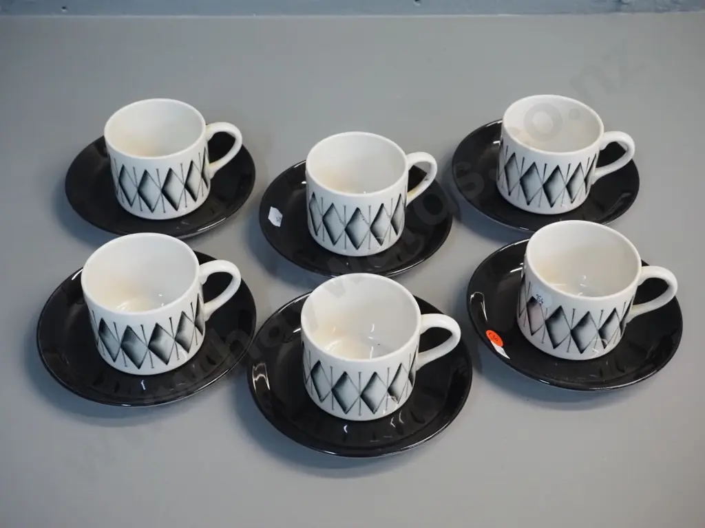 set of 6 retro Crown Lynn Mogambo cups & saucers Image 1++