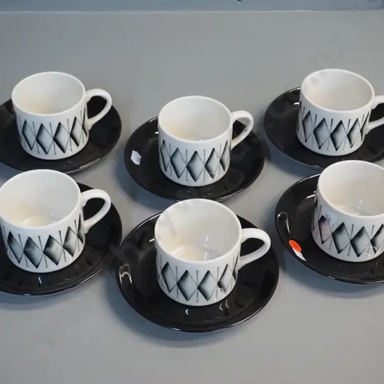 set of 6 retro Crown Lynn Mogambo cups & saucers