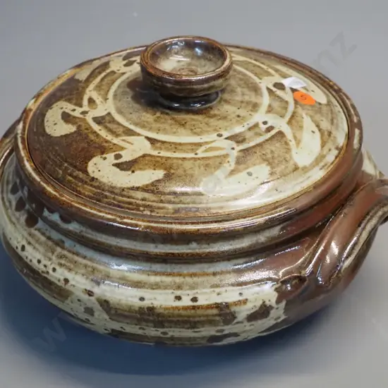 Peter Alger New Zealand pottery lidded casserole "Macadamia Twist 2" H-160 D-260