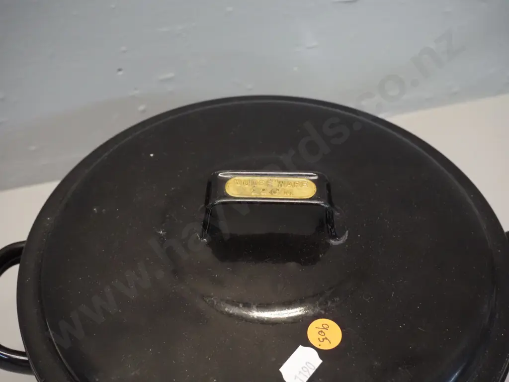 vintage 22cm Judge Ware black enamel lidded pot - some wear inside  H-190 W-450 Image 1++