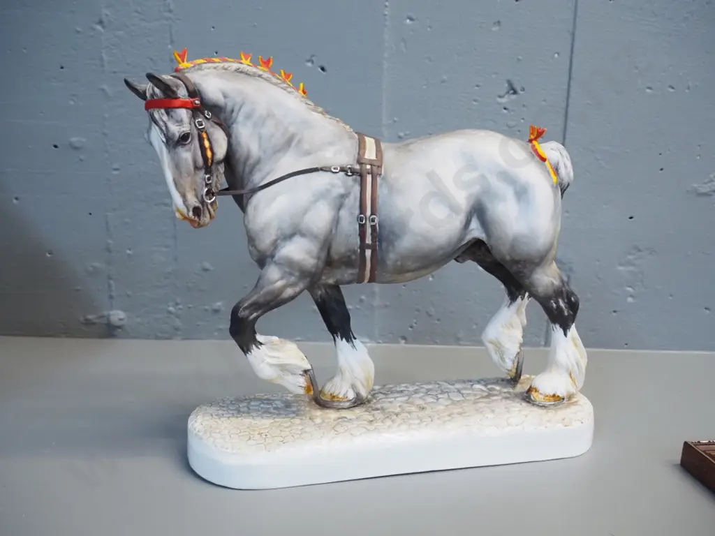 Hereford New Zealand shire horse figurine on timber base - limited edition 65/250, signed by artist C Smith, some damage Image 1++